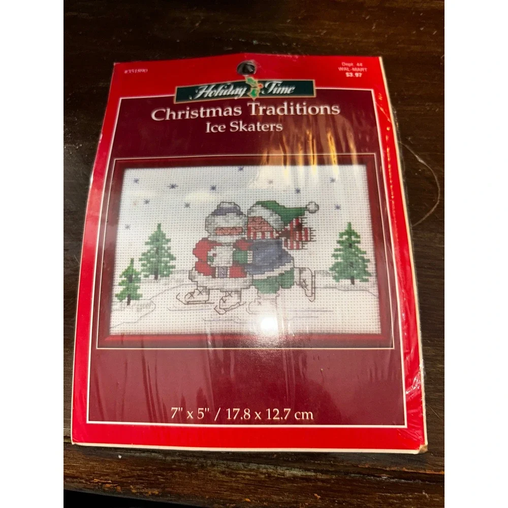 Spinning Wheel Mini Christmas Totes Cross Stitch Kit Makes Two New Holiday Craft